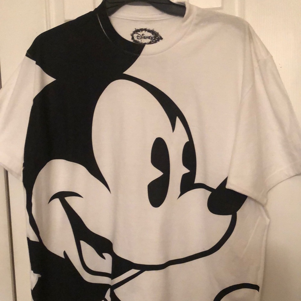 T-shirt Mickey Mouse mens new sizes S or L Disney cotton short sleeves